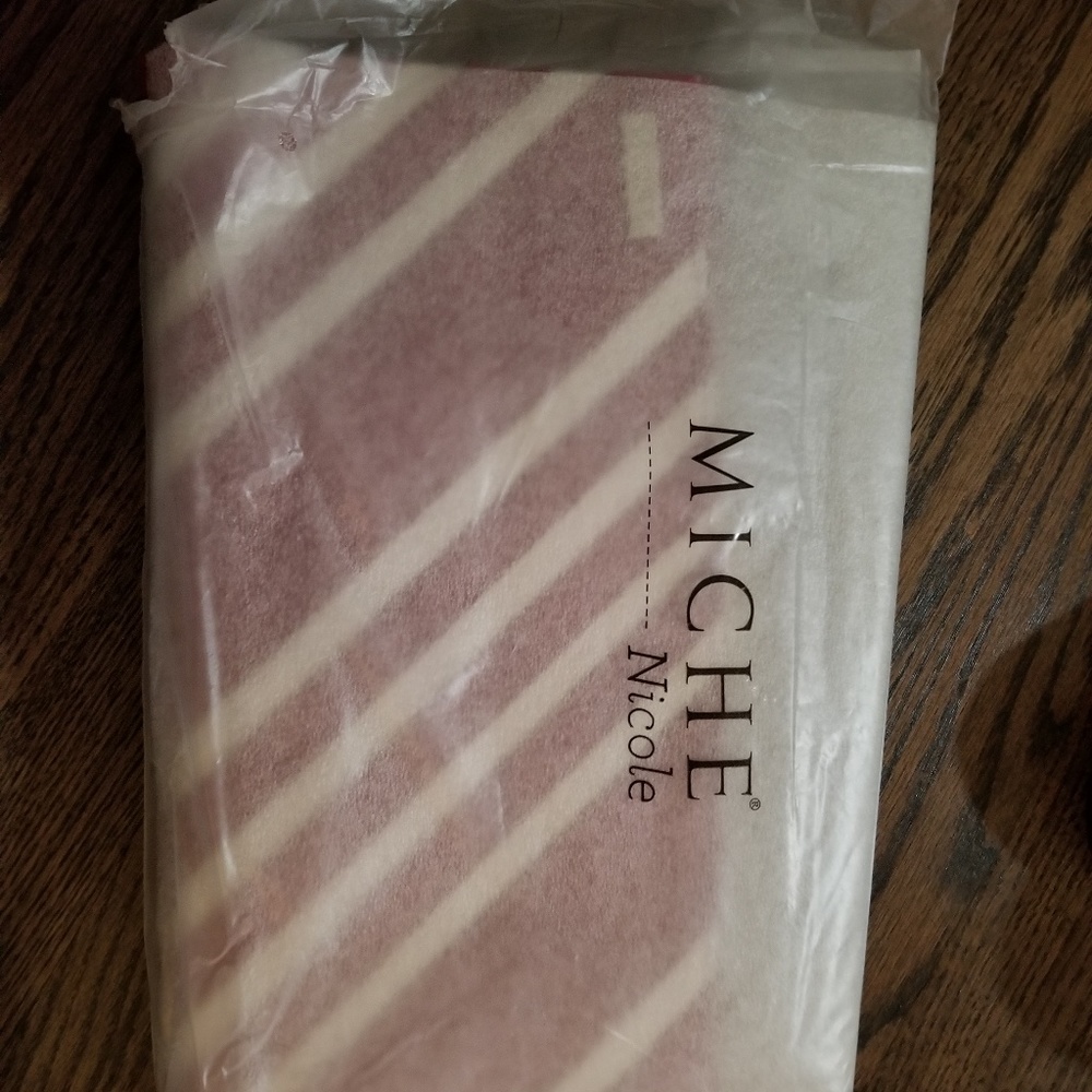 Miche Nicole satchel cover